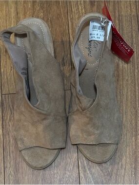 NWT Women's Taupe Suede Peep-Toe Slingback Wedges